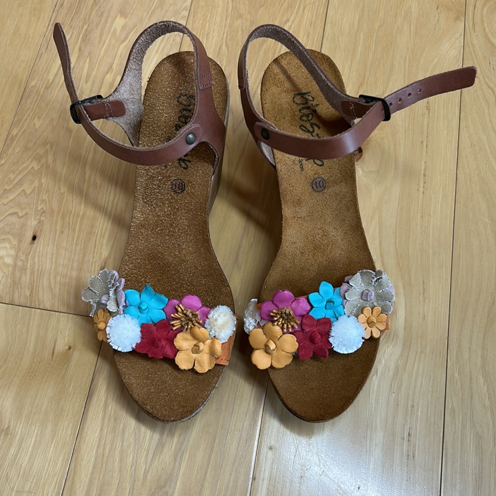 Bio Step Floral Wedges w/Leather Straps | Size 10 (41) - Picture 2 of 7